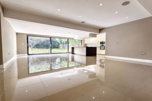 Photo 14- click for photo gallery